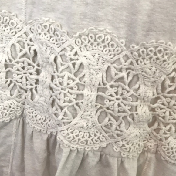 💖 3/ $20 White Crochet Racer Back Tank - Picture 4 of 5